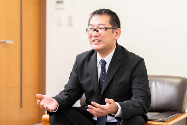 農業資材を製造販売する会社に「より付加価値を」。 社長と社員をつなぐ存在に