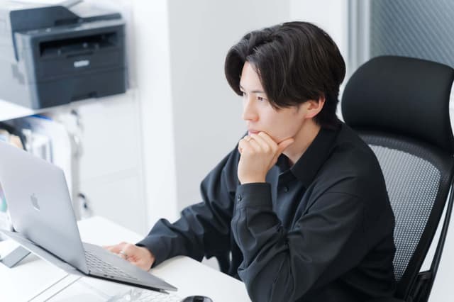 就活生が「自ら考える力」を身につけるために―株式会社Synergy Career代表・岡本恵典が描く、就活支援の未来